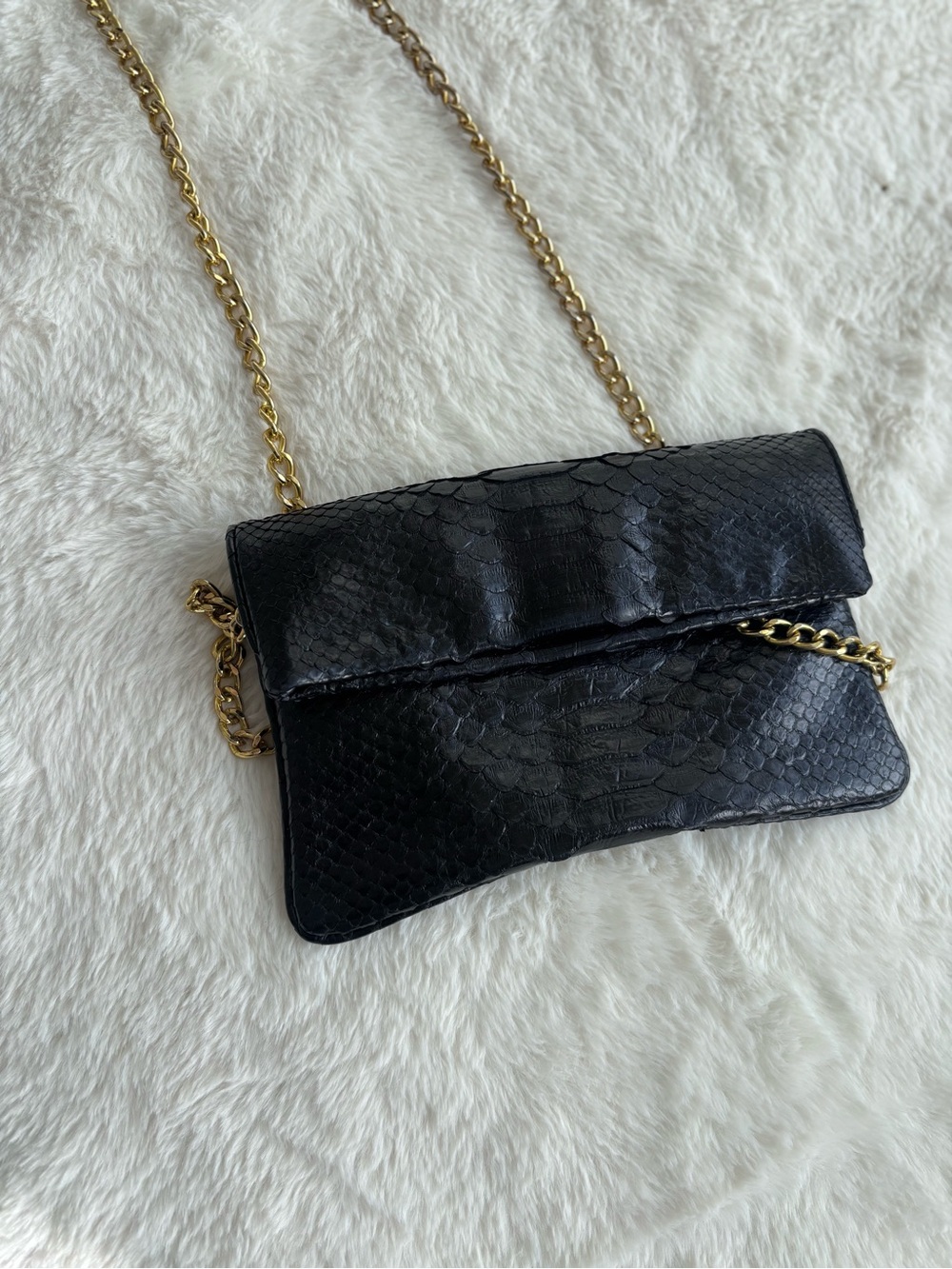 Black Python-Texture Chain Shoulder Bag - Picture 3 of 6